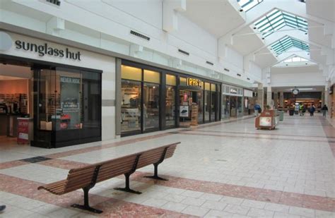 Manassas Mall .